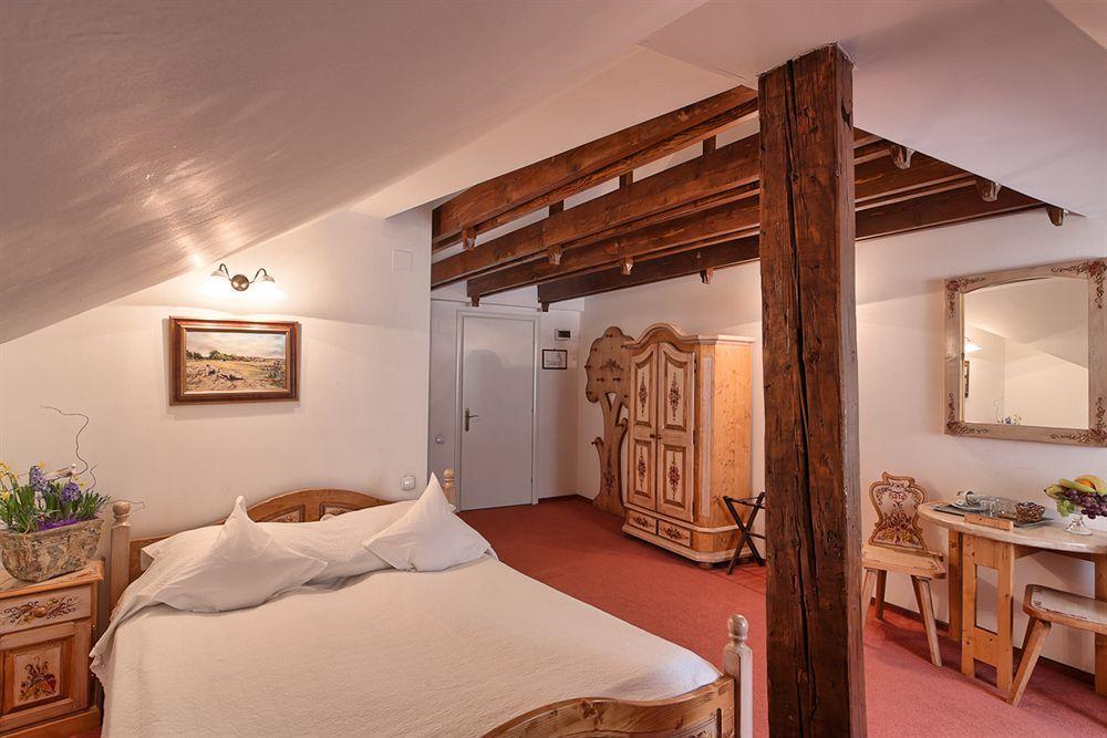 Hotel Traube Медиаш Экстерьер фото